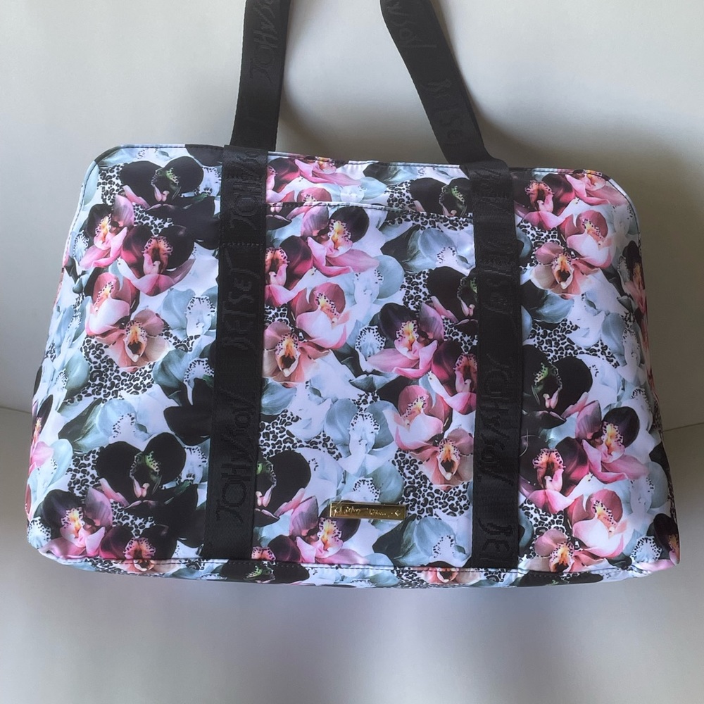 NWT! Betsey Johnson Ruby overnight bag - Picture 5 of 12